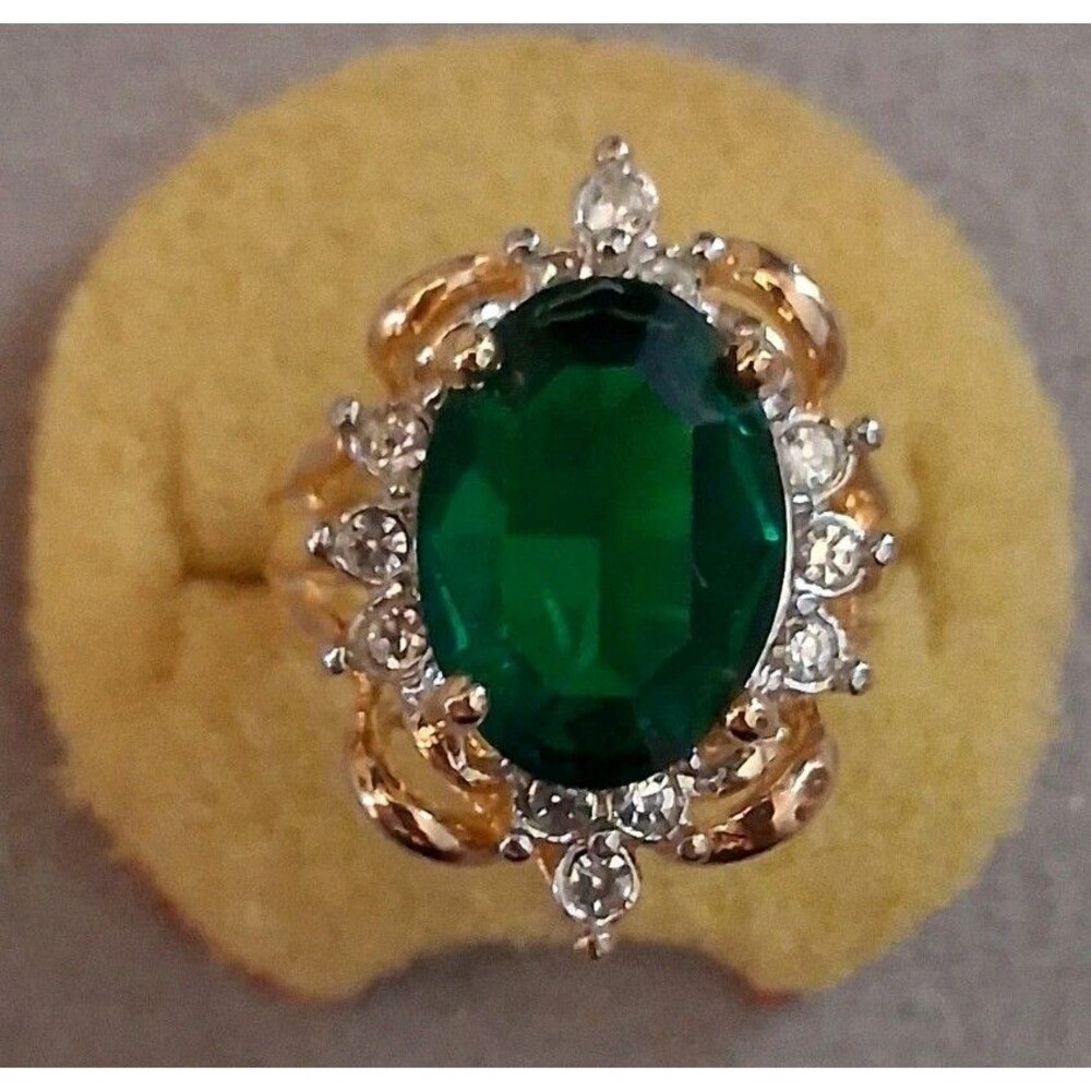 14K gold plated Lind Cubic Zirconia halo green stone vintage ring. SZ 4.5